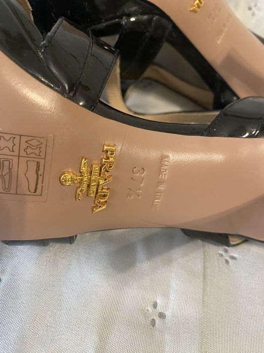 Чорні туфлі Prada made in Italy