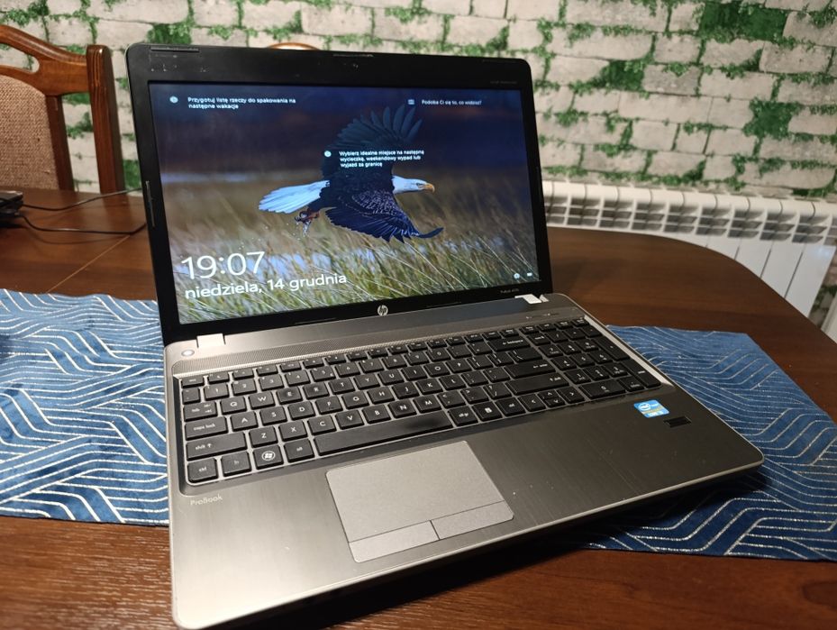 Laptop HP, Intel i3, RAM 16 GB, SSD, bardzo ładny