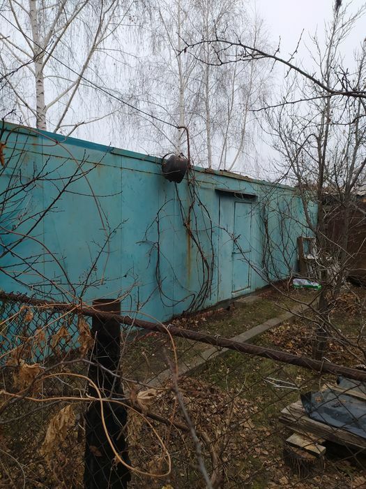 Гараж , вагон , контейнер , битовка, підсобне приміщення