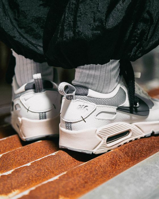 Оригінальні кросівки Nike Air Max 90 Futura Summit DZ4708 001