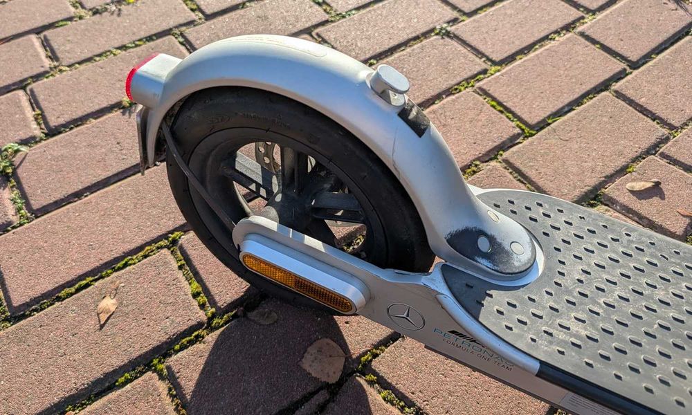 Mi Electric Scooter Pro 2 Mercedes-AMG Petronas F1 Team Edition