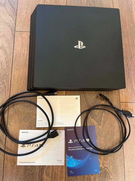 Playstation 4 PRO 1TB CUH-7216B - Stan BDB, BEZ PADA