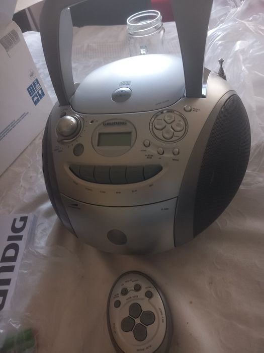 Rádio grundig novo rádio cds e cassetes tudo funcional