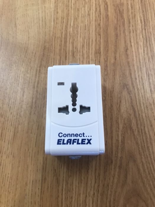 Adaptador universal de tomadas