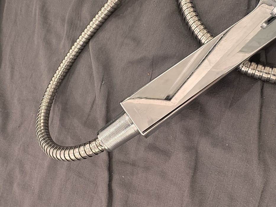 Duche/ Chuveiro Novo / casa de banho