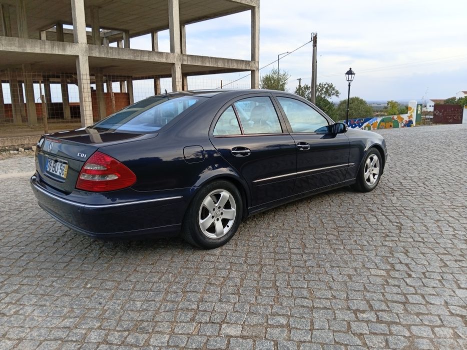 Mercedes E220CDI Avangarde de 2006 em estado novo
