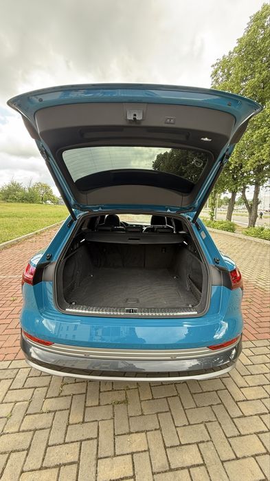 Audi e-tron 2019 VIN WAUZZZGE5KB005038 фото оголошення 18 з 24