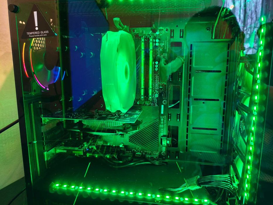 Komputer stacjonarny idealny do gier, pracy BEZ KARTY GRAFICZNEJ