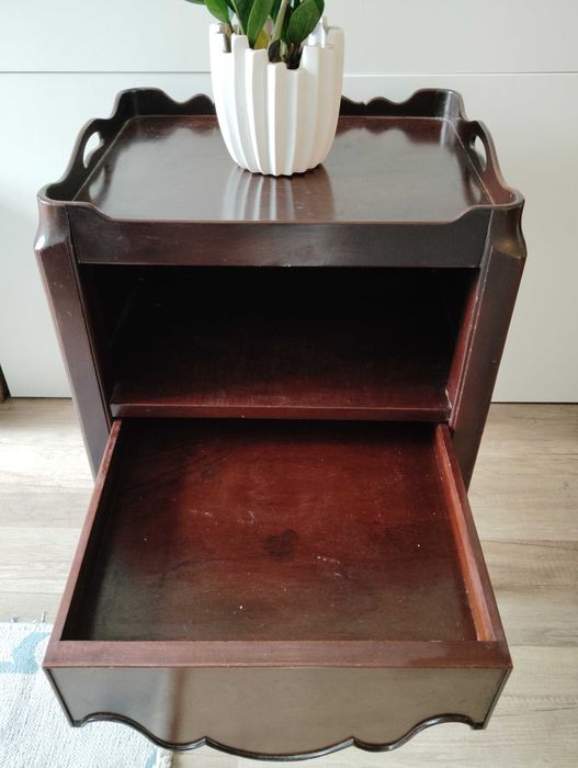 Mesa de apoio - pequena cómoda