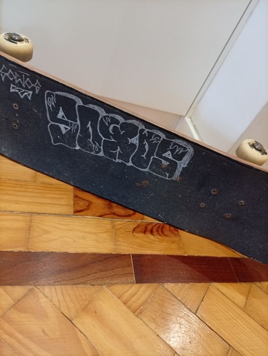Skate profissional da Santa Cruz