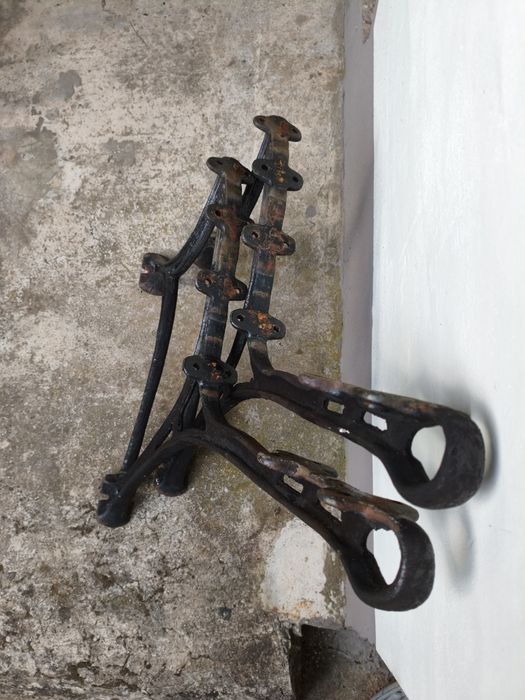 Żeliwne nogi do ławki