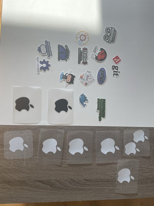 Zestaw naklejek: Apple , dev