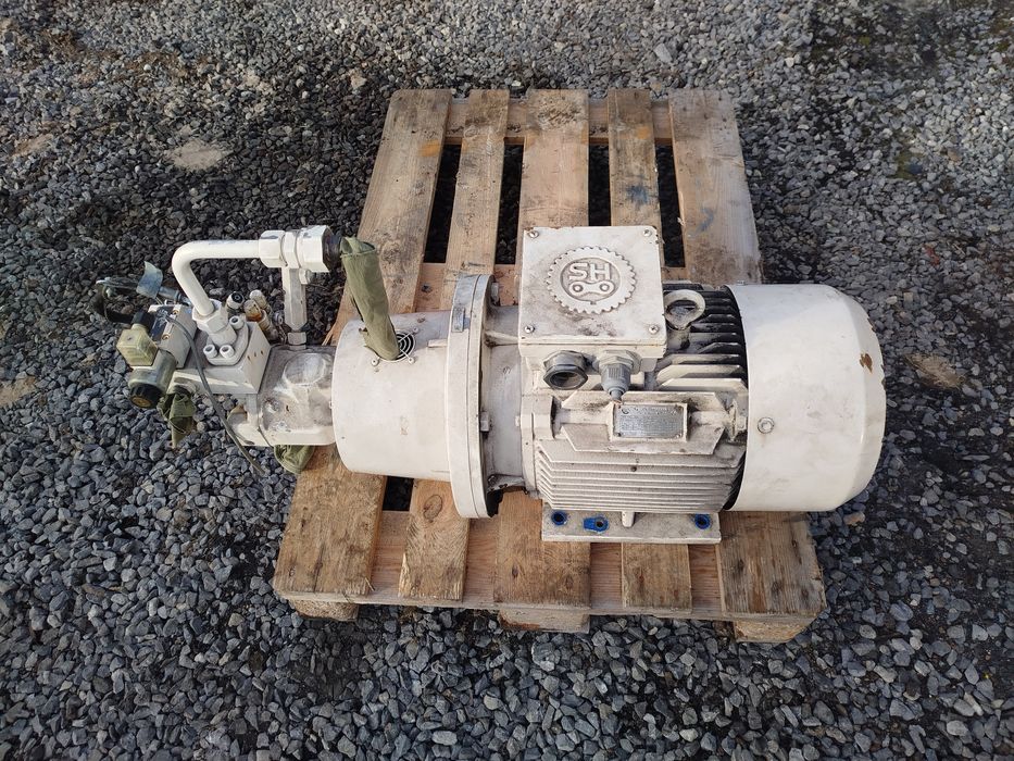 Silnik 11 kW z pompą tłoczkową Rexroth A10VSO 18