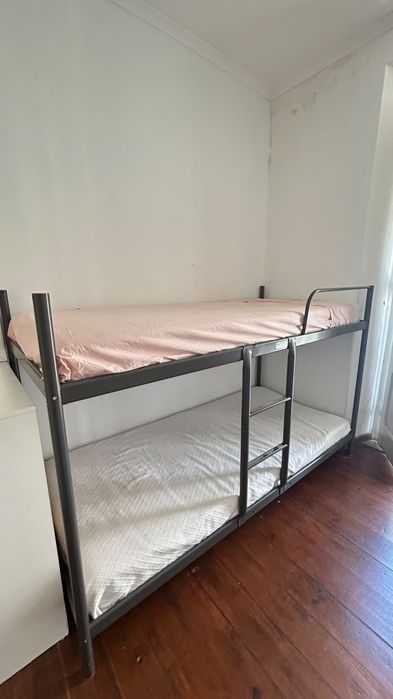 Estrutura Beliche IKEA 90X200 + 2 colchões