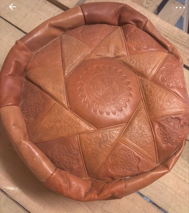 Puff marroquino de pele