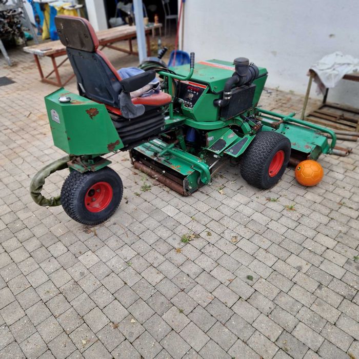 kosiarka wrzecionowa Ransomes Kubota