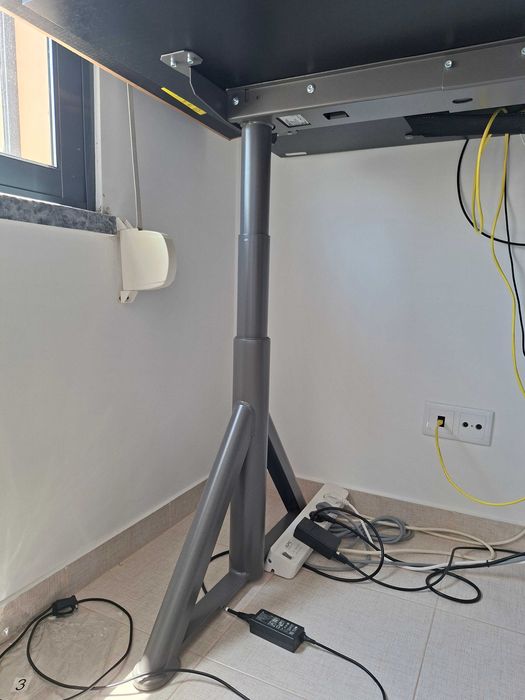 Secretária "standing desk" IKEA IDÅSEN, 160x80cm