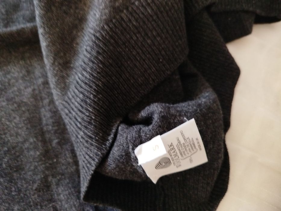 Camisola de malha marca Pringle of Scotland em 100% lã pura