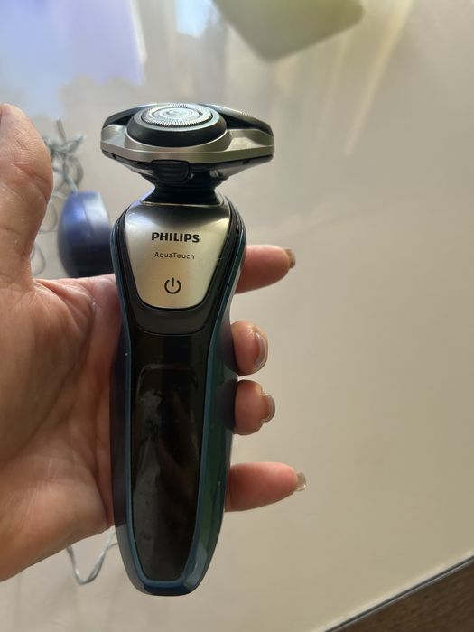 Электро бритва  Philips с плавающими головками