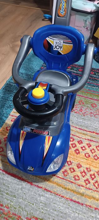 Дитячий толокар машина з ручкою