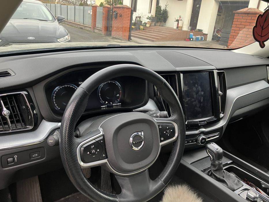 Volvo xc60 D4 2019  rok