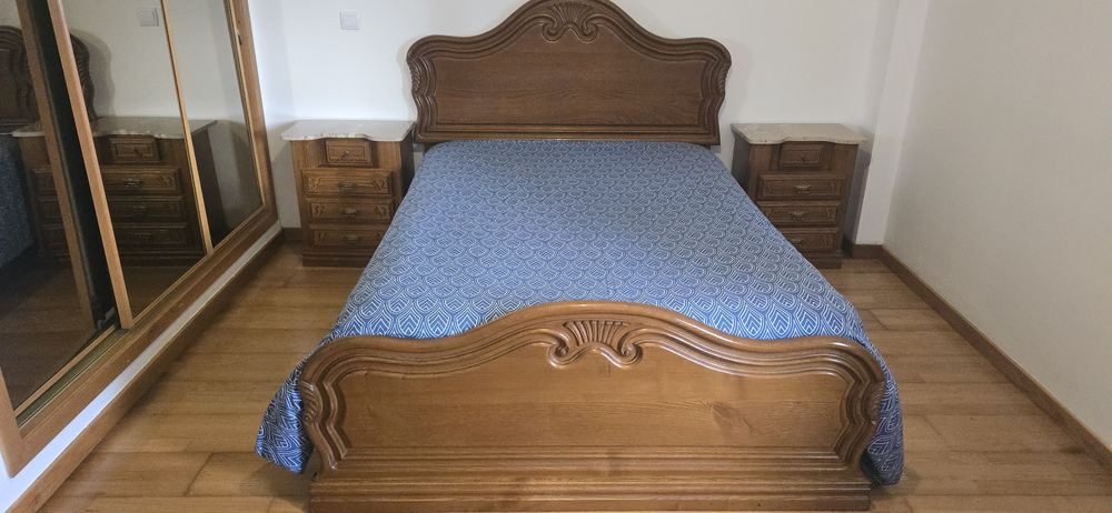 Cama de casal impecável