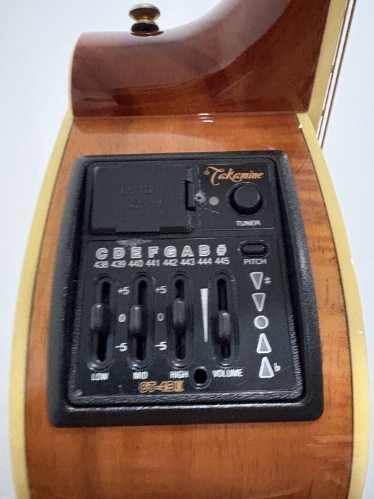 Takamine EF508KC Electroacoustic guitar