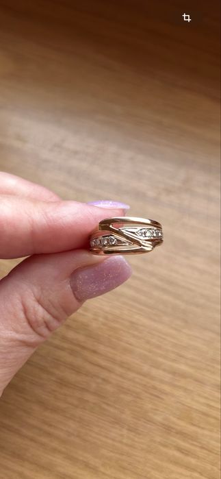 Золота каблучка з діамантами!