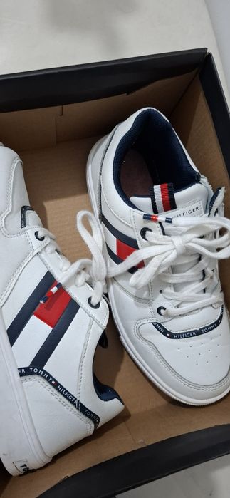 Tommy  Hilfiger 35