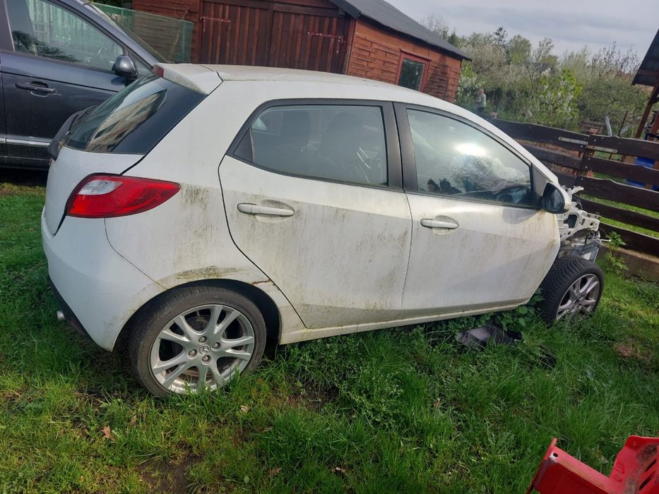 Mazda 2 2009 r na czesci