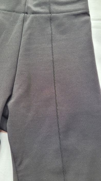 Nowe, krótkie legginsy Bershka
