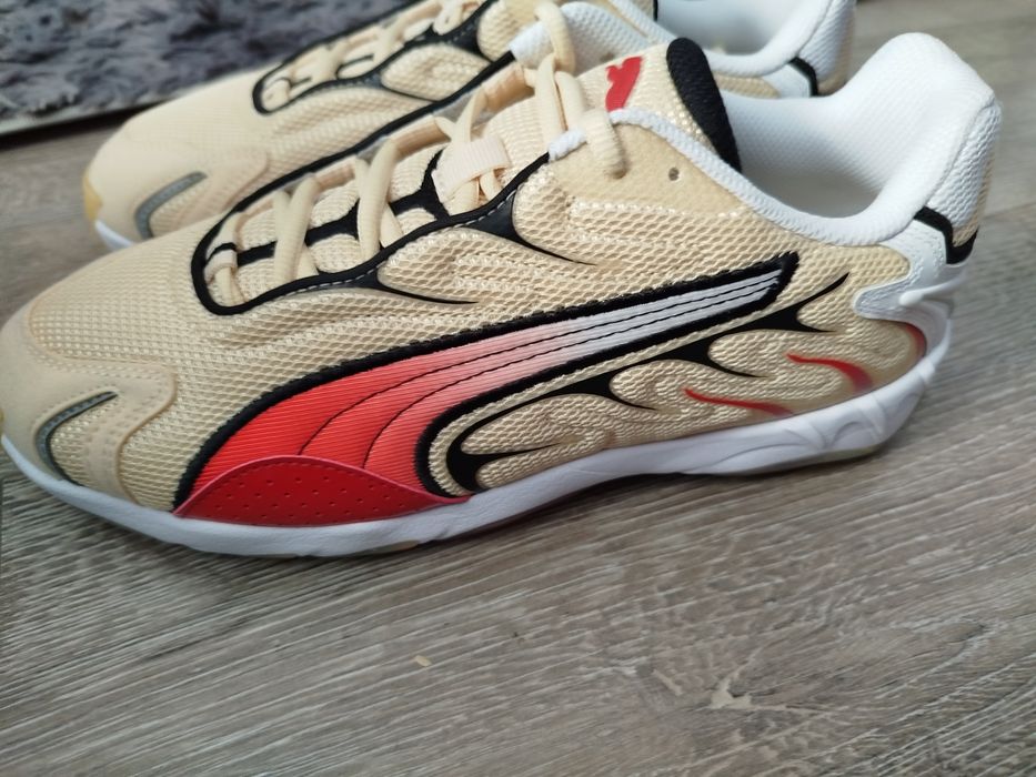 puma нові кросівки