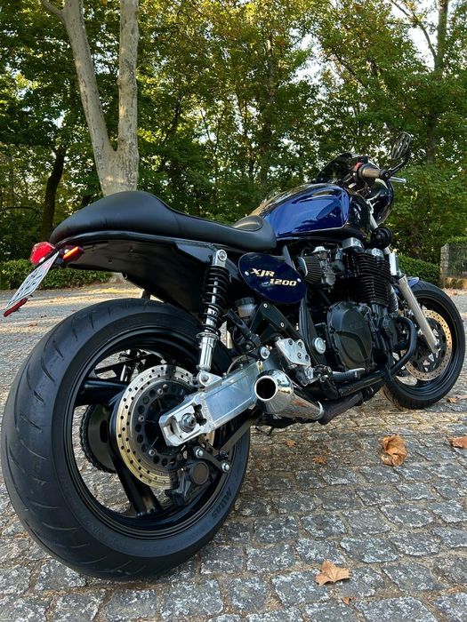 Yamaha XJR1200 cafe racer