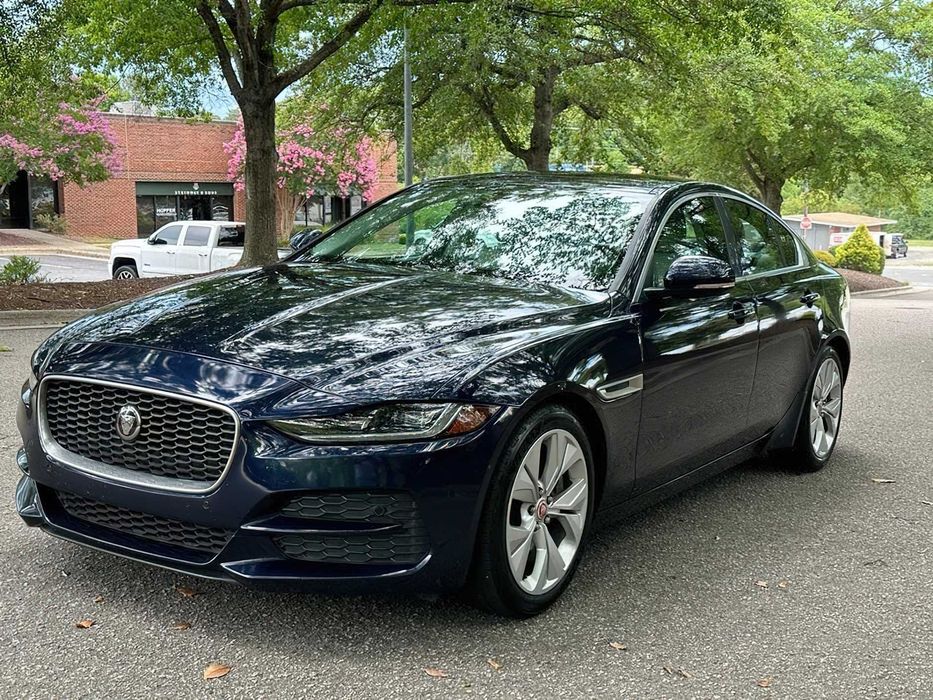 Jaguar XE      2020