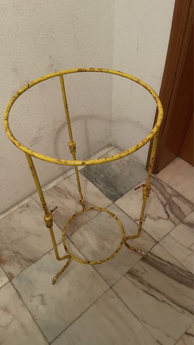 Bases antigas para lavatórios