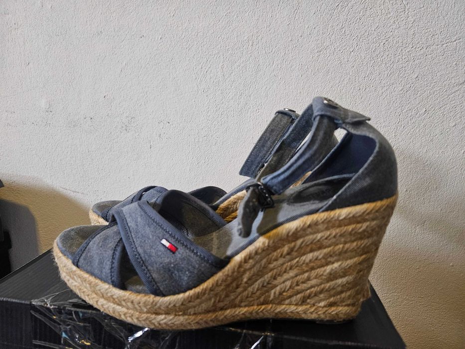 Sandalki Tommy Hilfiger jeans 39 koturna