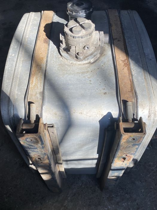 Продам бак гідравлічний