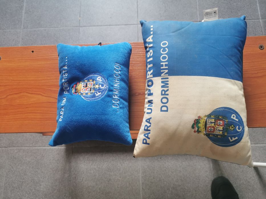 Duas almofadas do F. C. do Porto