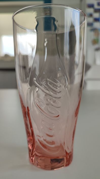 Szklanka Coca-Cola motyw butelki