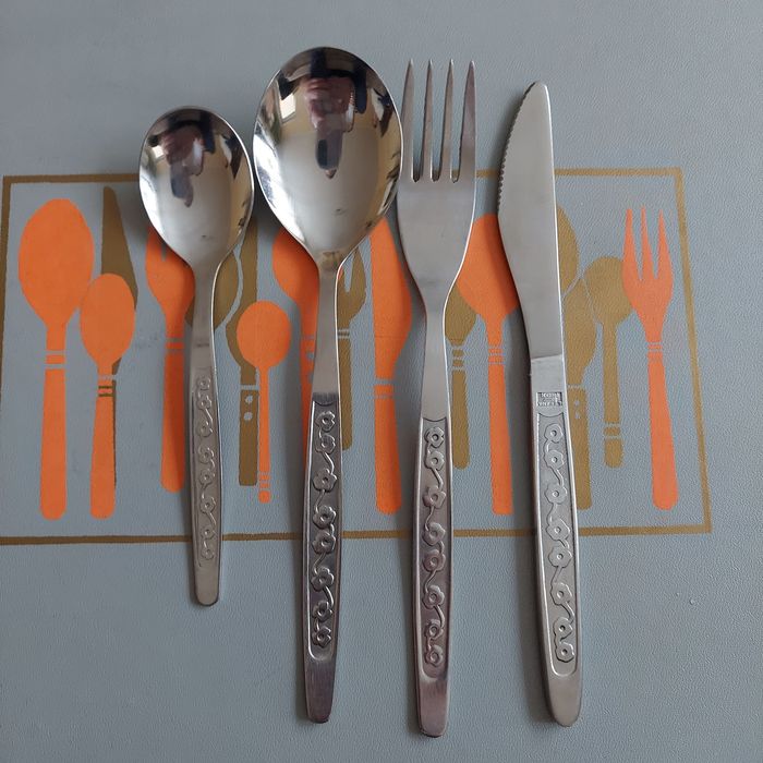 Komplet sztućców 24 elementy w walizce