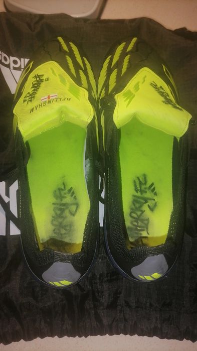 Chuteira Adidas Predator 42 2/3