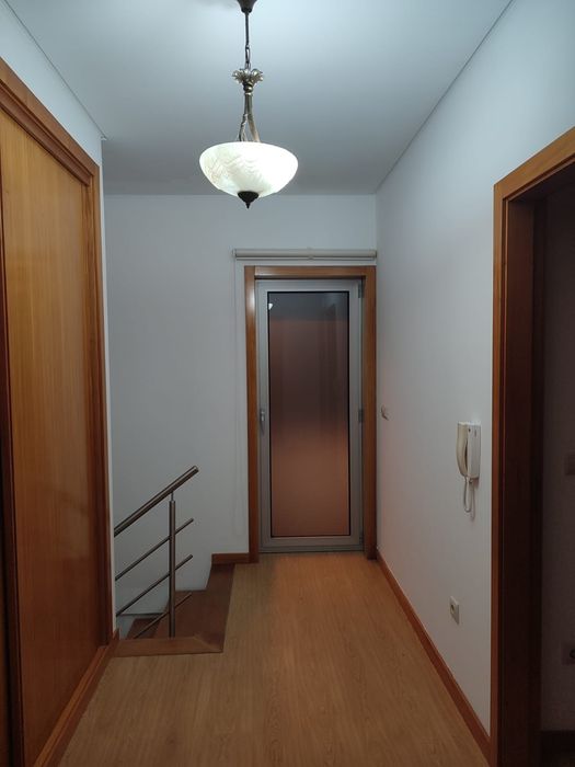 Aluga se Moradia germinada Remelhe Barcelos