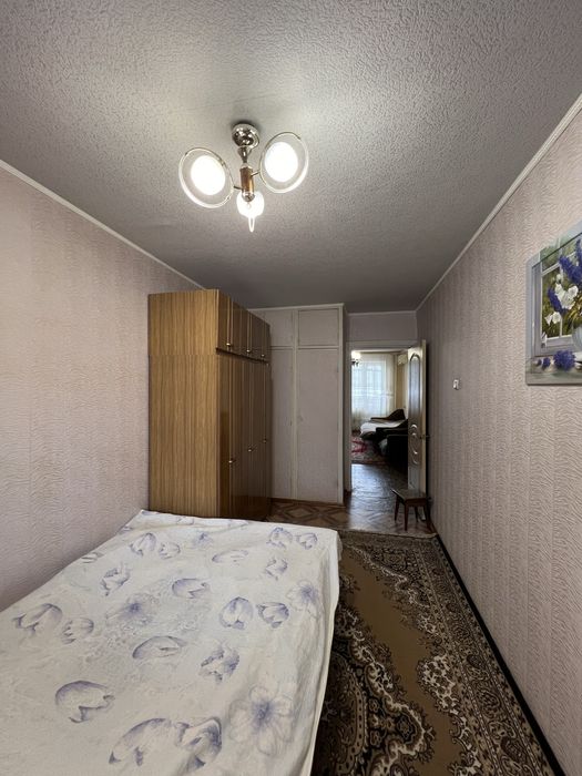 3 кімн. Світальського, середина будинку 3/9пов з меб і тех. Коротченко