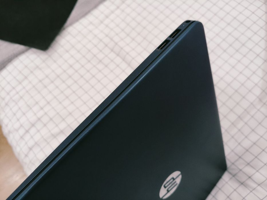 Portátil HP 15s - Rysen 7 5700, 16Gb, 1Tb SDD, FHD