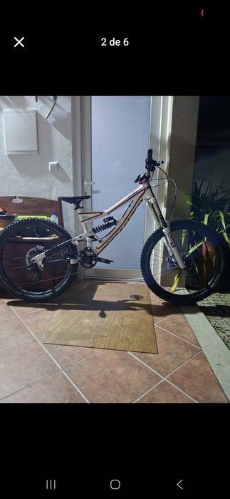 Bicicleta downhill specialized status 2