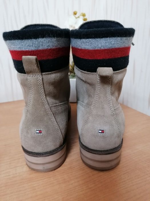 Tommy Hilfiger botki sztyblety Beżowe 40