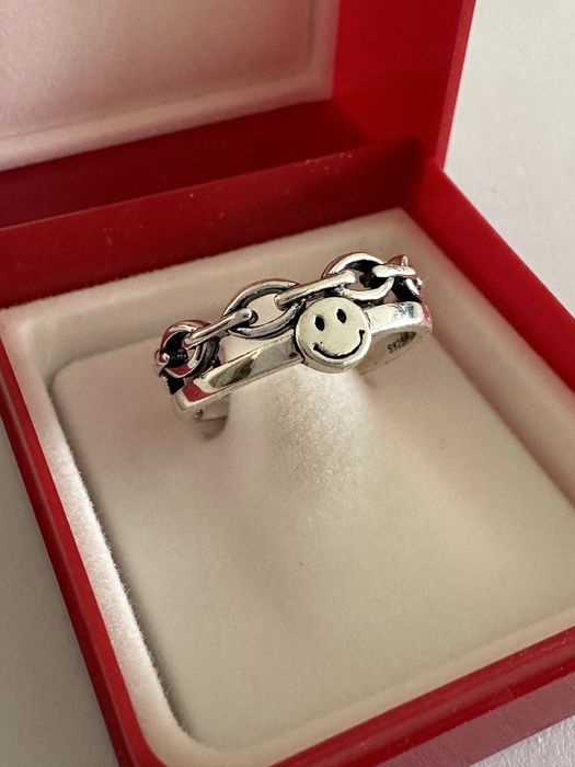 Anel em aço prateado lindissimo