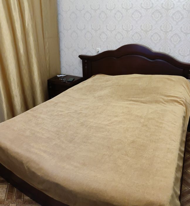Комплект шторы новые блекаут и покрывало