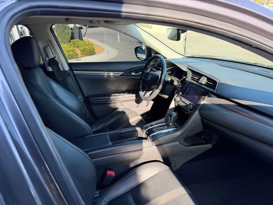Honda Civic EX-L      2019