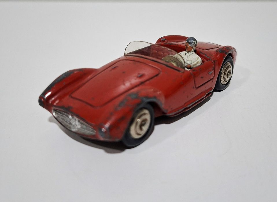 Miniatura Dinky Toys Maserati